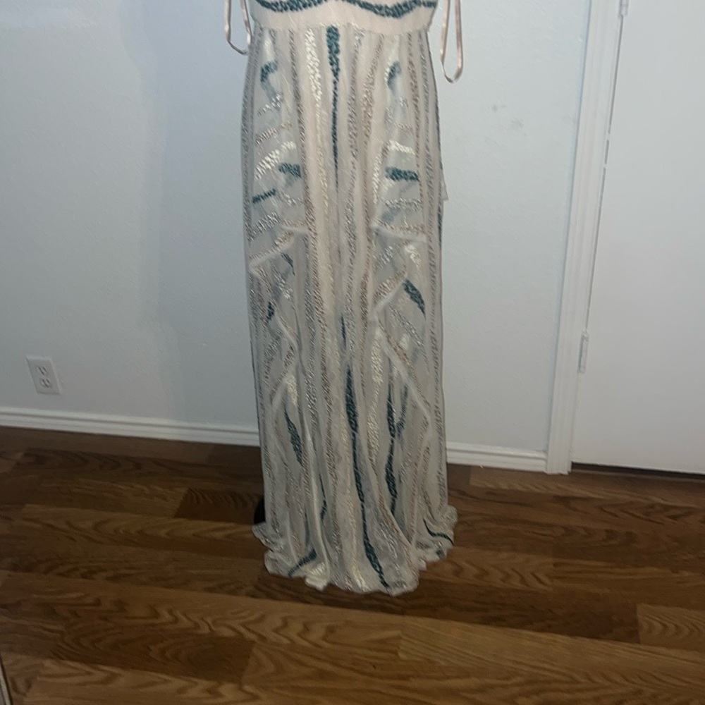 BCBGMAXAZRIA Cream and Green Maxi Dress. NWT. Sz 12